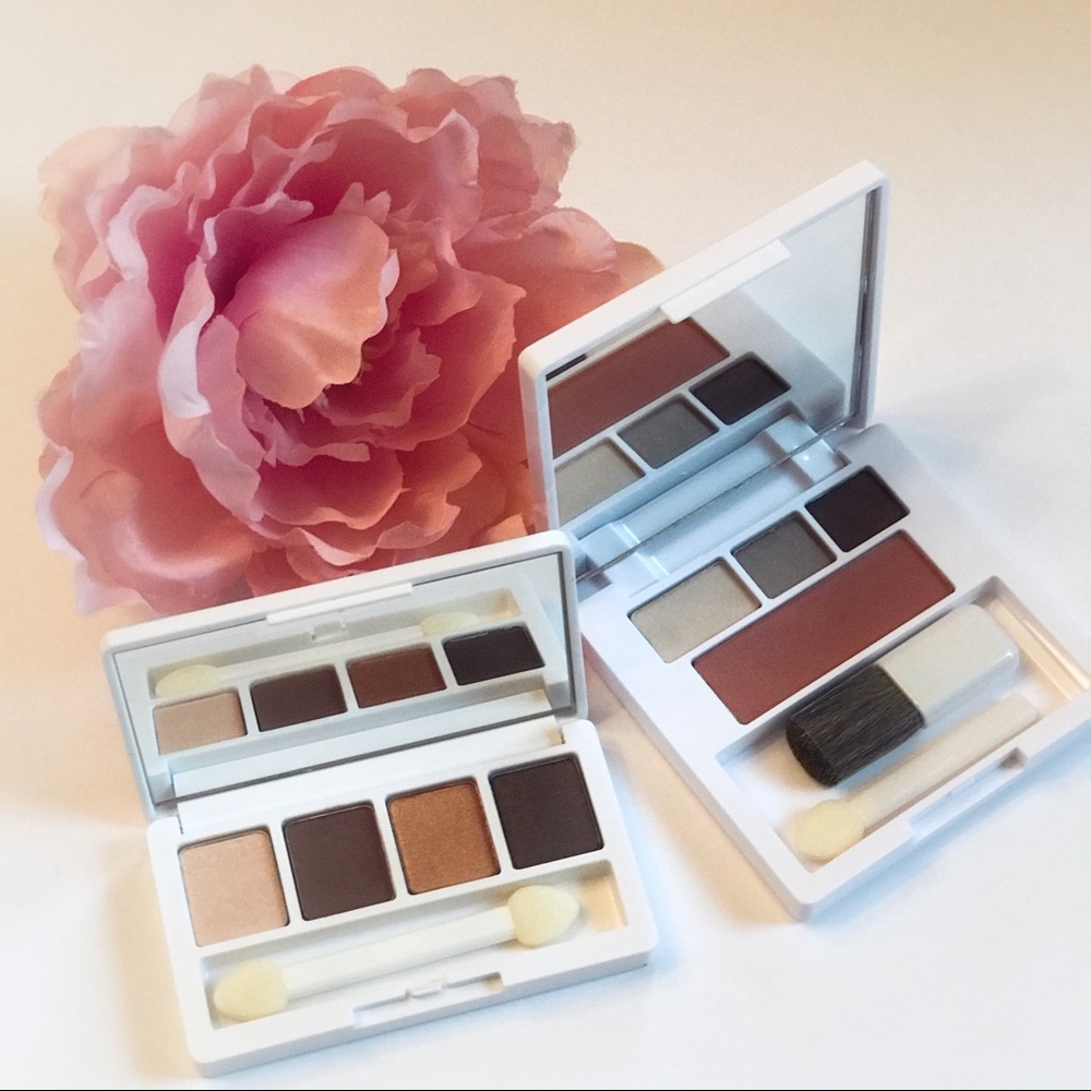 Lulu DK for Clinique Compact Set